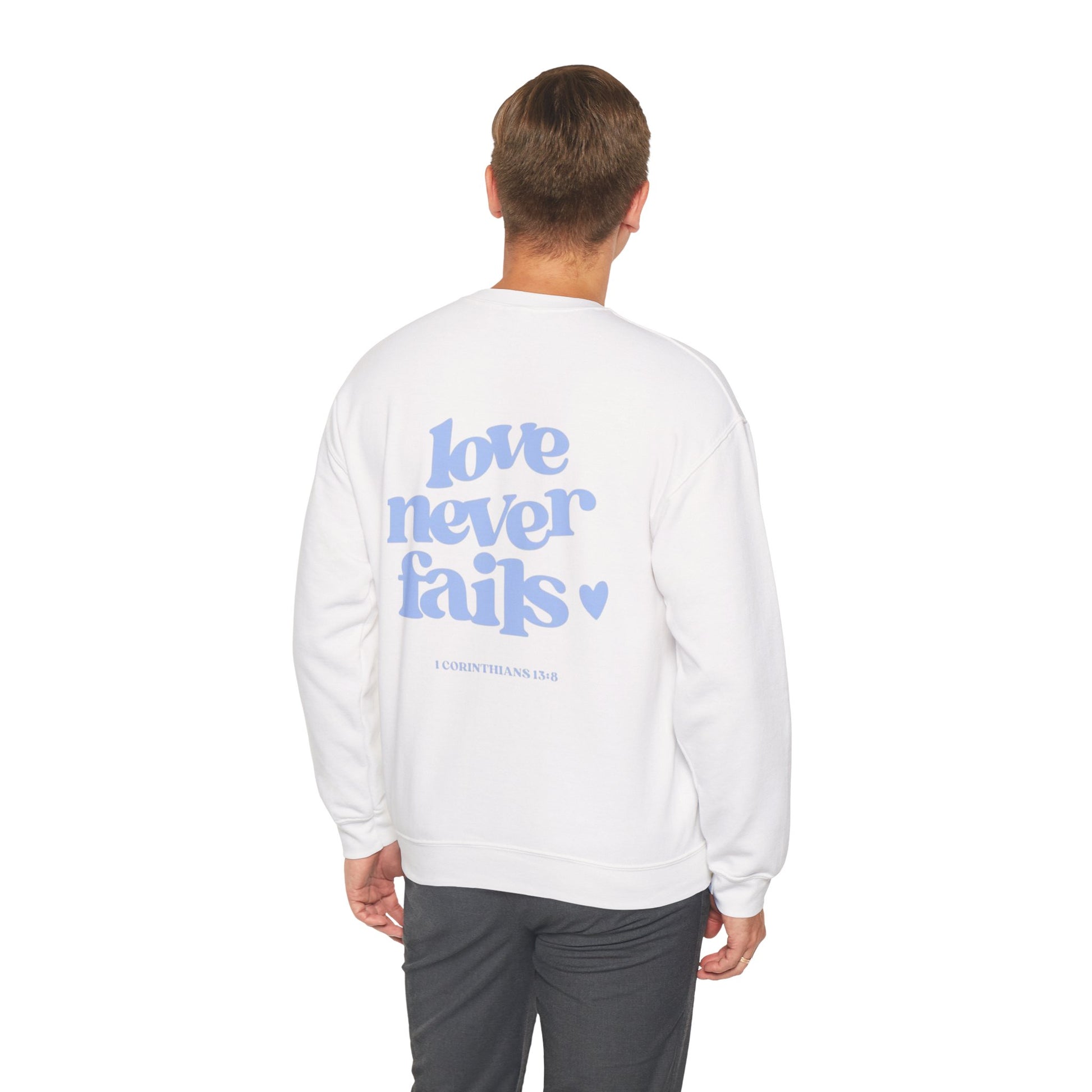 " Love never fails "- Women's Sweatshirt